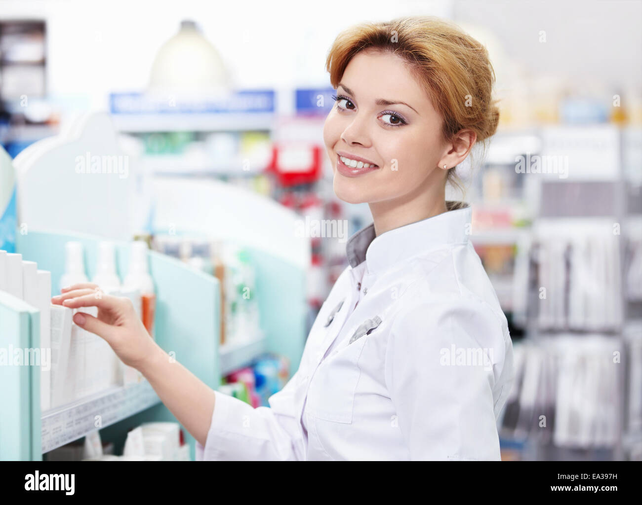 Girl pharmacist hi-res stock photography and images - Alamy