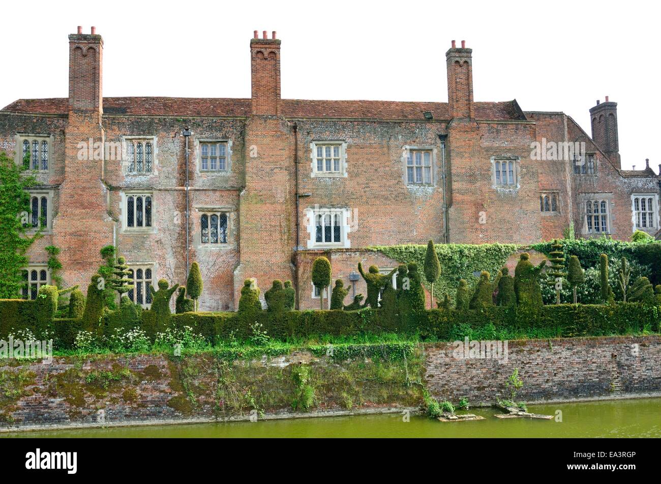 Tudor house with hedge Stock Photo