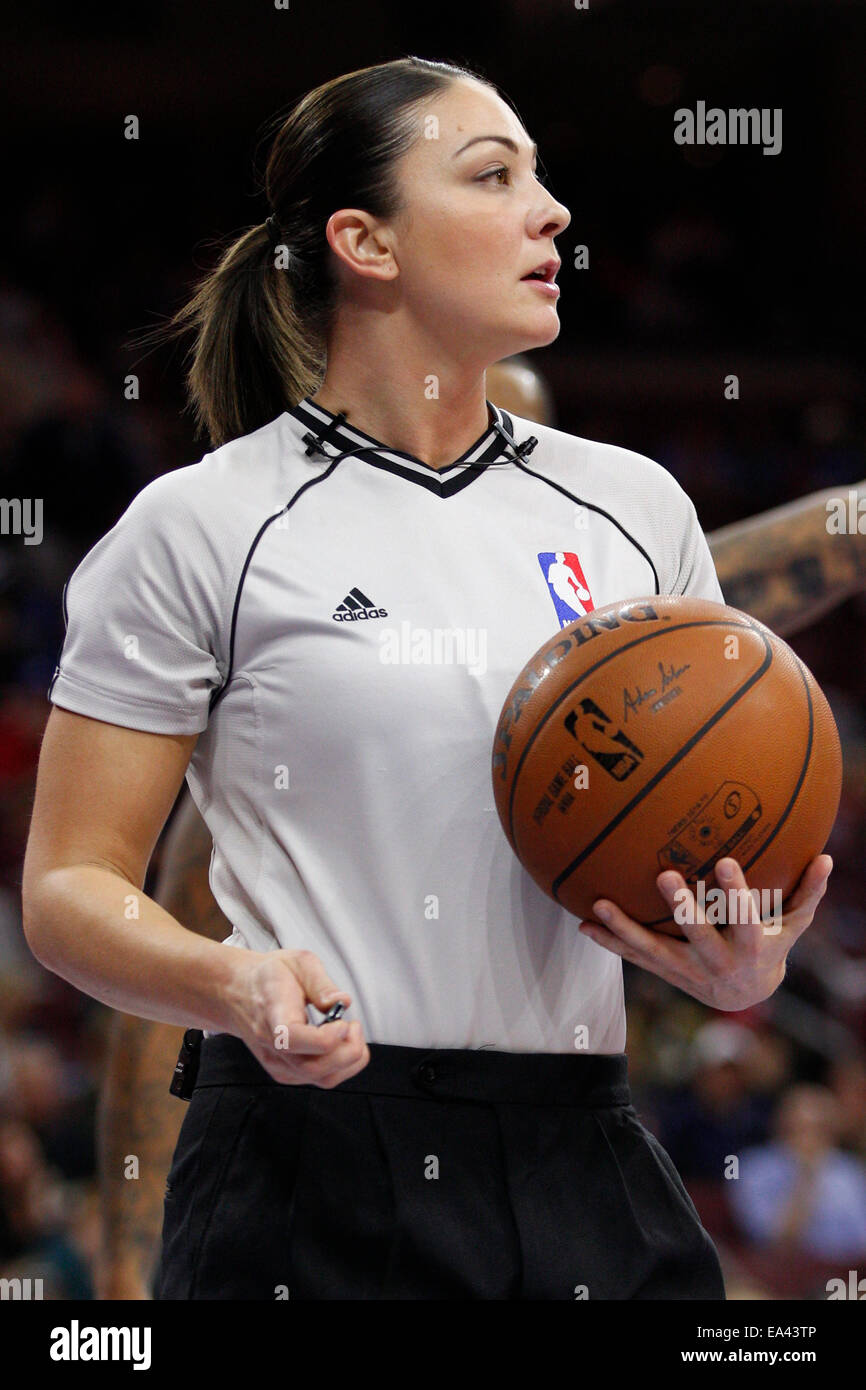 Lauren Holtkamp's cool job -- NBA referee - ESPN