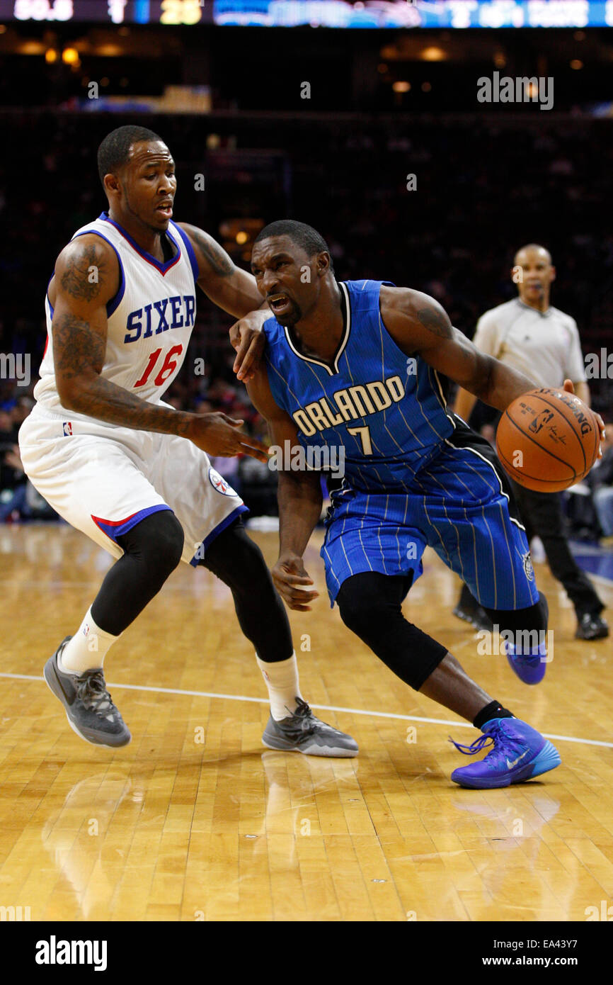 Philadelphia, USA. 5th November, 2014. Orlando Magic guard Ben Gordon (7) in action against Philadelphia 76ers forward Chris Johnson (16) during the NBA game between the Orlando Magic and the Philadelphia 76ers at the Wells Fargo Center in Philadelphia, Pennsylvania. The Orlando Magic won 91-89. Credit:  Cal Sport Media/Alamy Live News Stock Photo