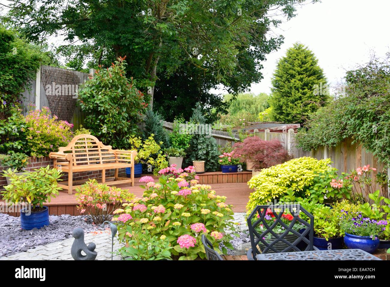 Small english garden stone hi res stock photography and images Alamy Small english garden stone hi res stock photography and images Alamy