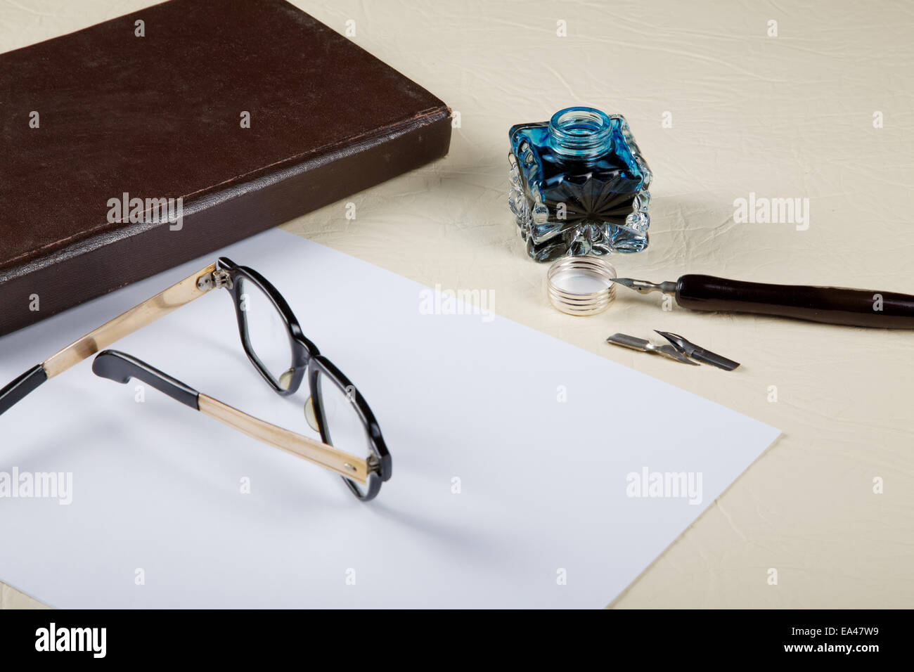 Stilllife with the old Ink pot and quill Stock Photo Alamy