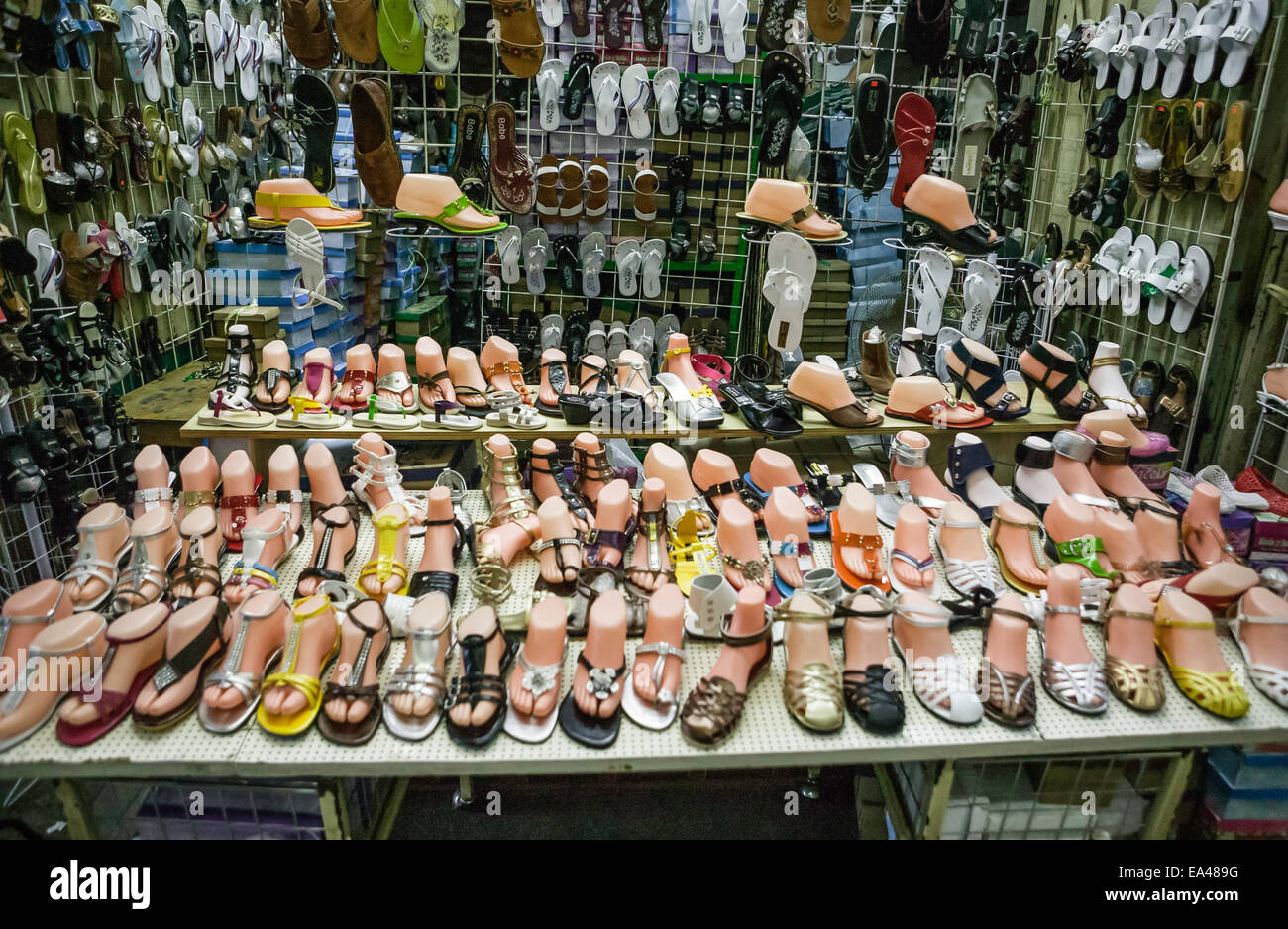 Market mexico shoes hi-res stock photography and images - Alamy