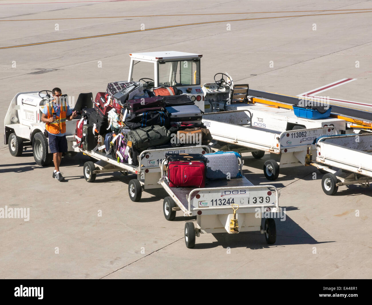 Luggage trailers hires stock photography and images Alamy