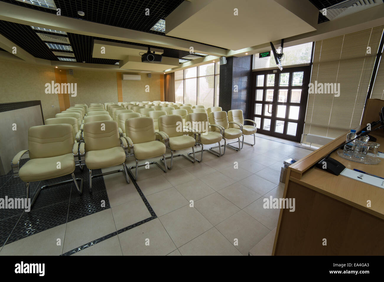 Business conference hall hi-res stock photography and images - Alamy