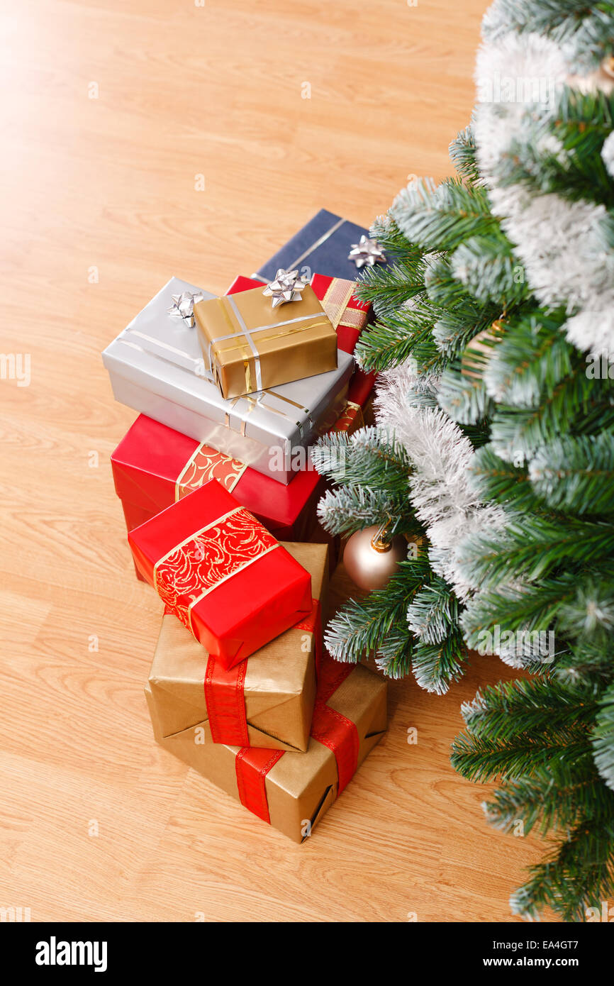Decorated christmas tree lots presents hires stock photography and