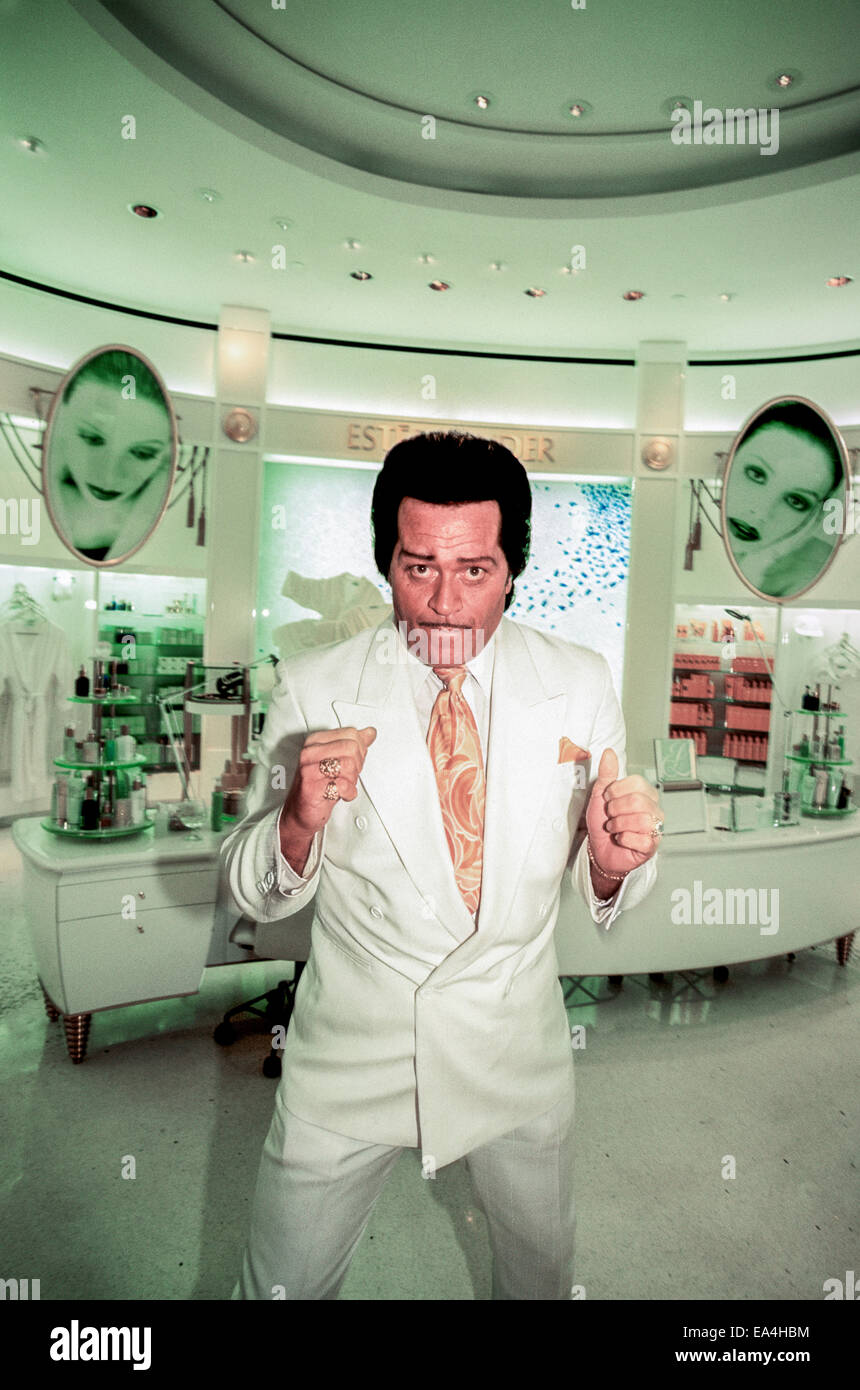 LAS VEGAS, NV – NOVEMBER 01: A Wayne Newton Impersonator in the Estee