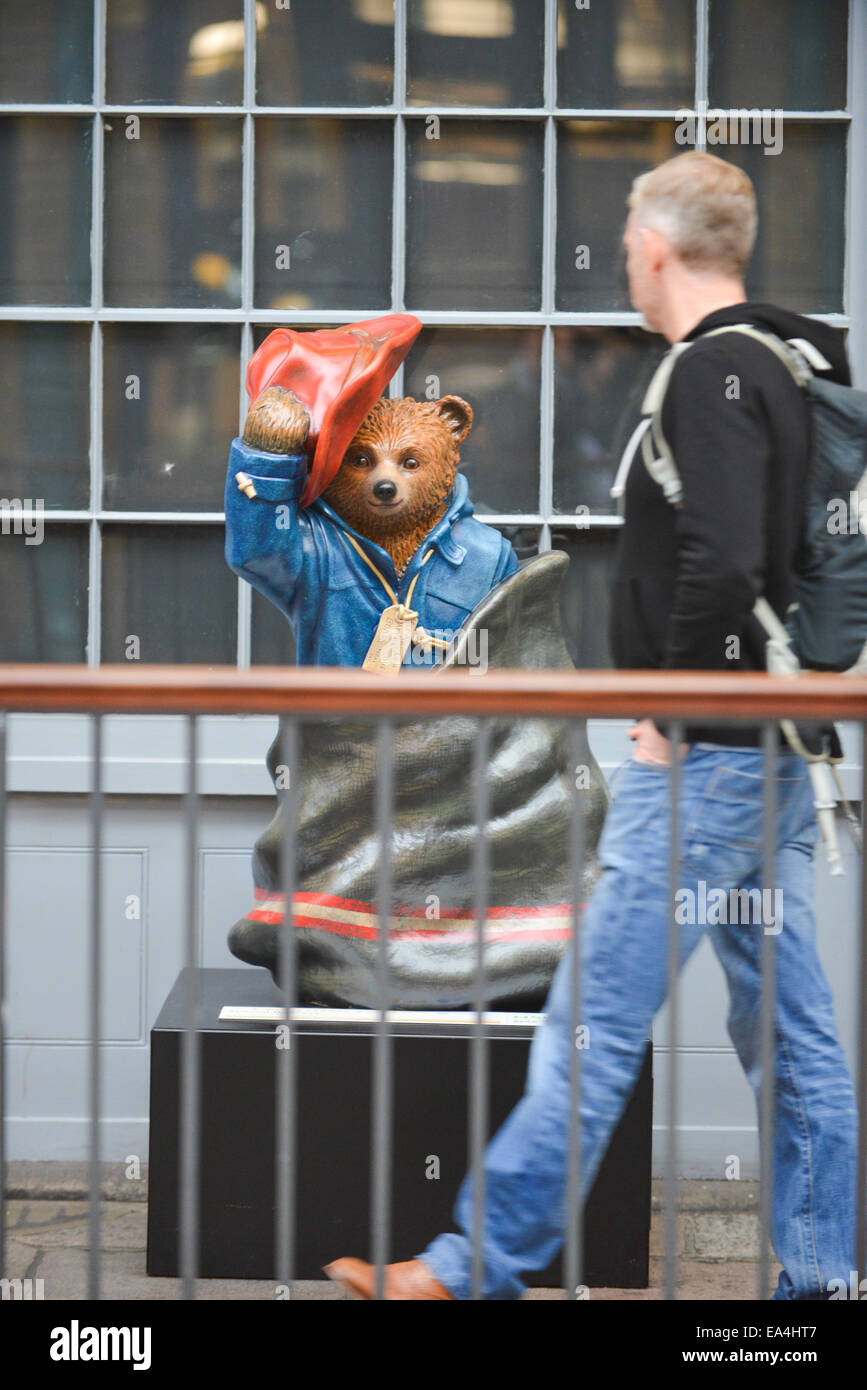 Statues covent garden london hires stock photography and images Alamy
