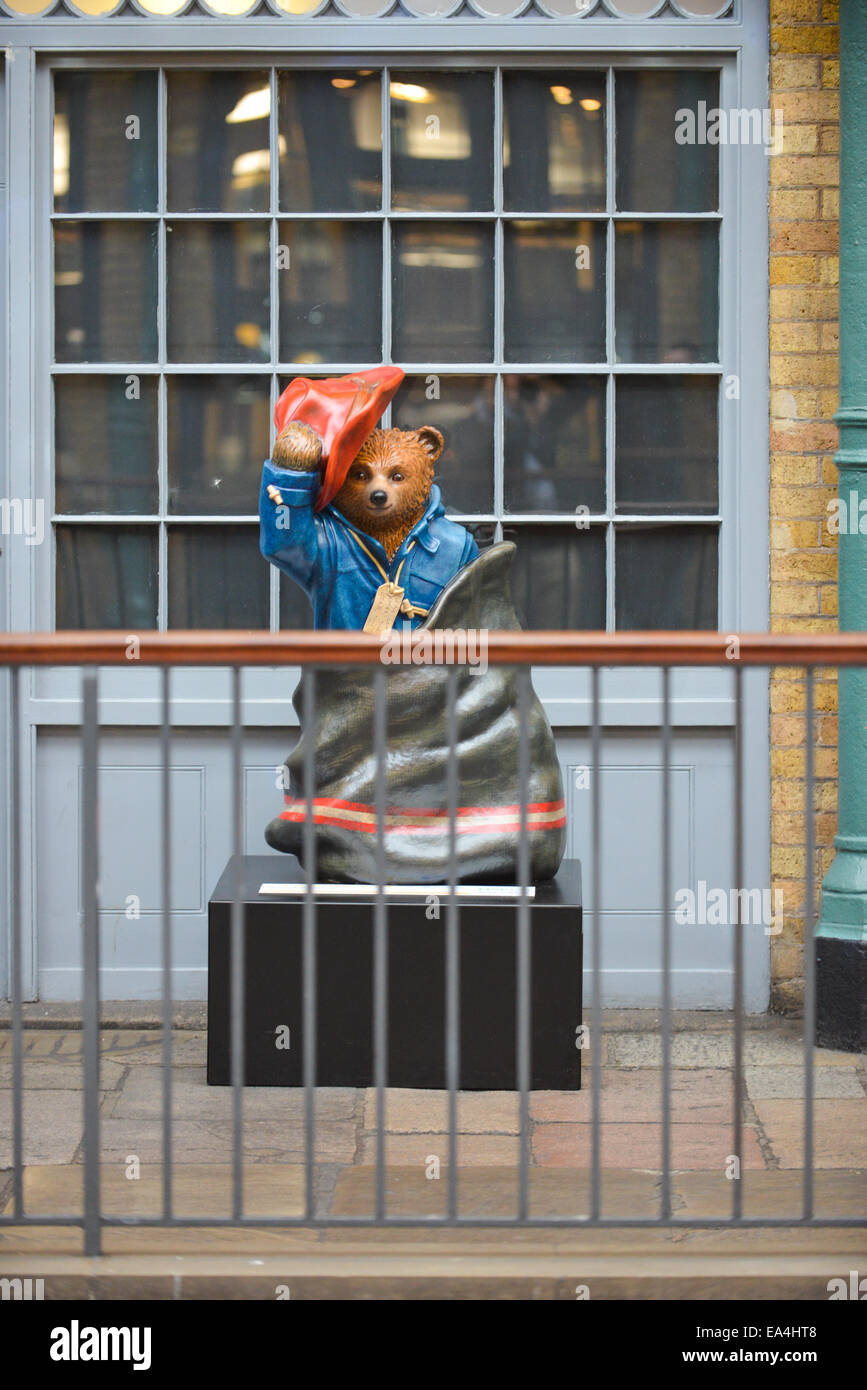Statues covent garden london hires stock photography and images Alamy