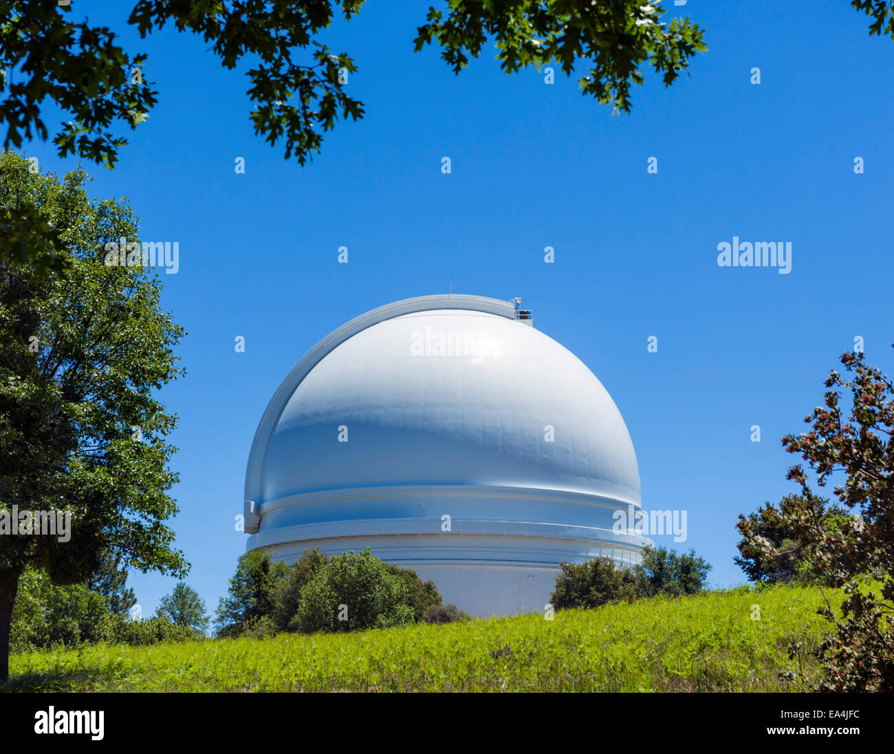 The dome of the 200 inch Hale Telescope at the Palomar Observatory, San Diego County, California, USA Stock Photo