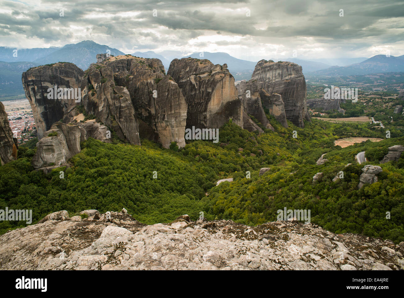 Monasteries on rock top hi-res stock photography and images - Alamy
