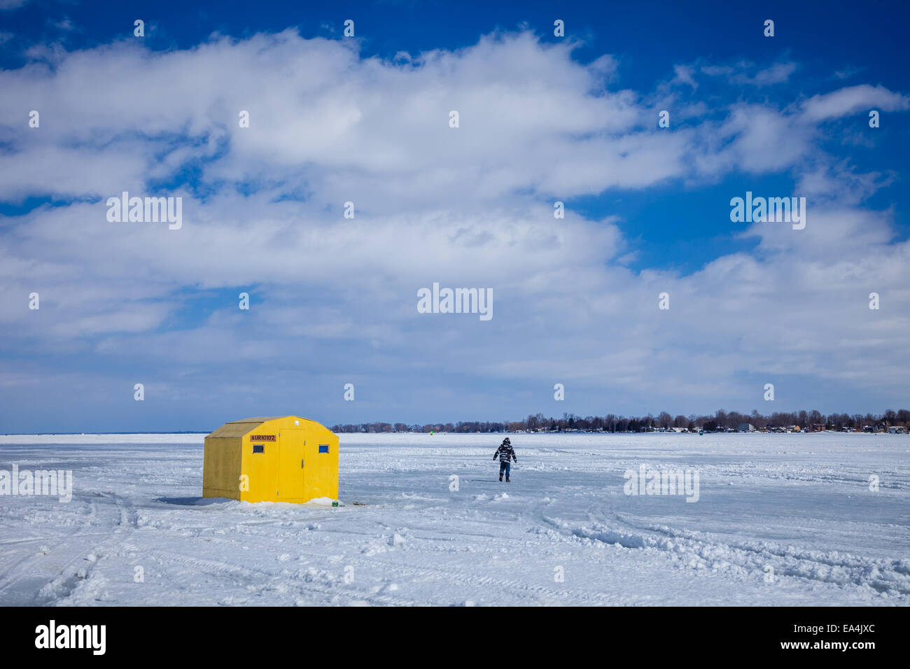 Ice Fishing Huts on Lake Simcoe Stock Photo Alamy