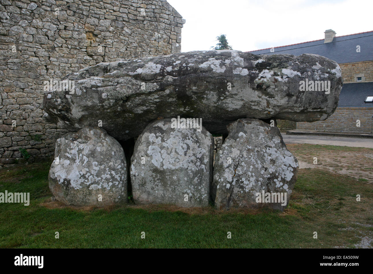 Dolmen ( Portal ) of Crucuno Plouharnel Ploarnel Stock Photo Alamy