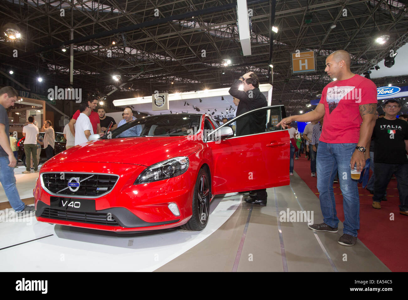 Sao Paulo, Brazil. 6th Nov, 2014. Visitors examine a Volvo "V40" by