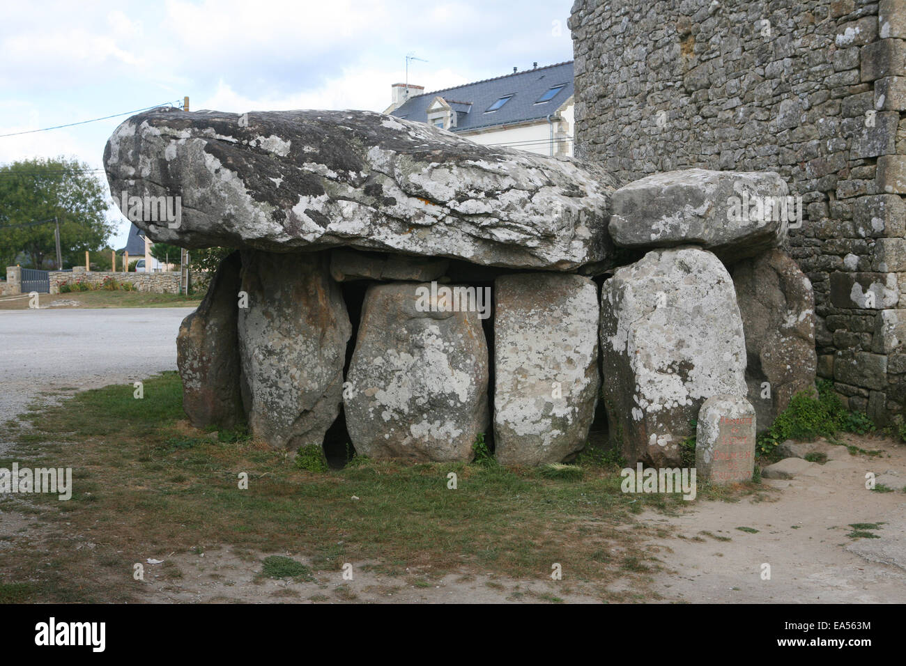 Dolmen ( Portal ) of Crucuno Plouharnel Ploarnel Stock Photo Alamy
