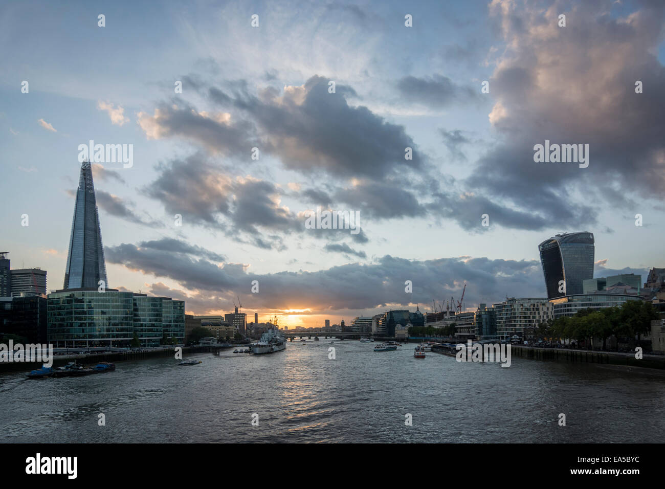 United Kingdom, England, London, River Thames, High-rise buildings and ...