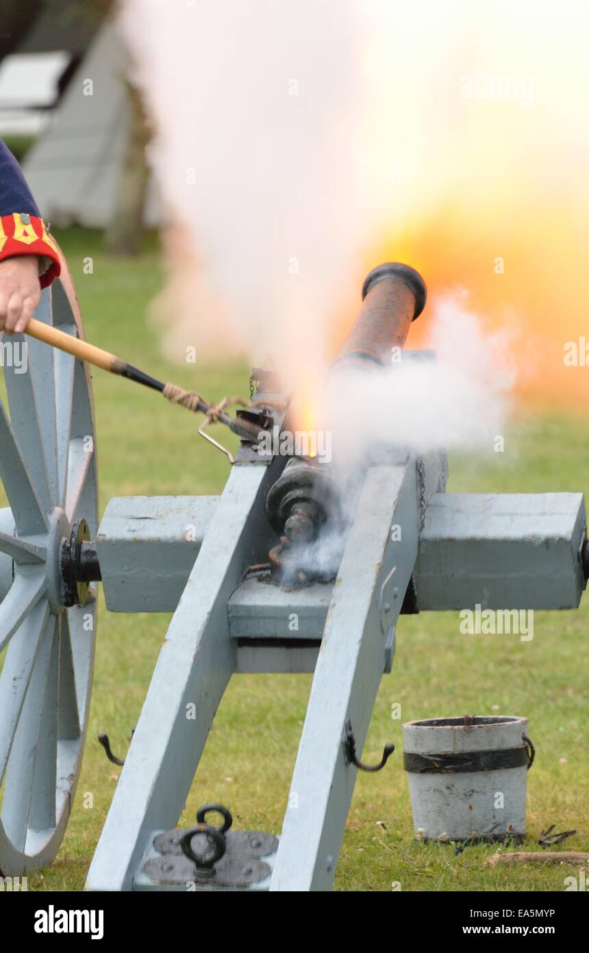 Field canon firing Stock Photo Alamy
