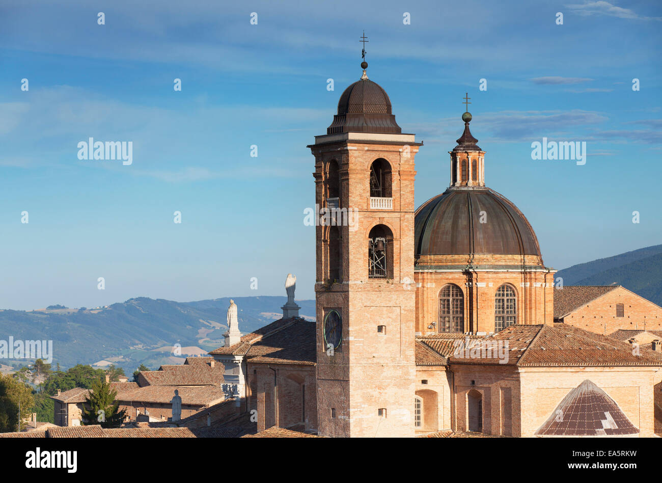 Urbino holy cathedral hi-res stock photography and images - Alamy