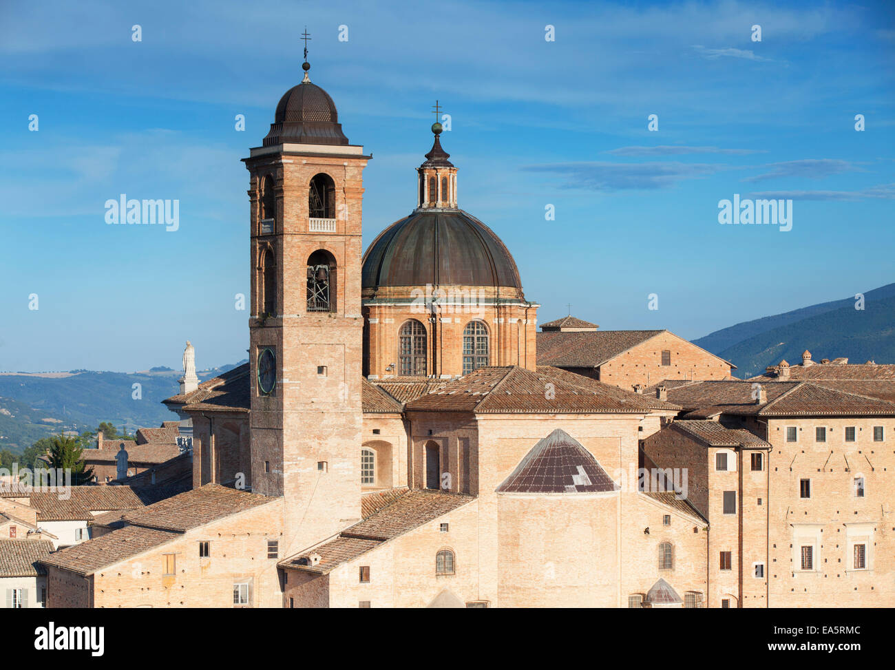 Urbino holy cathedral hi-res stock photography and images - Alamy
