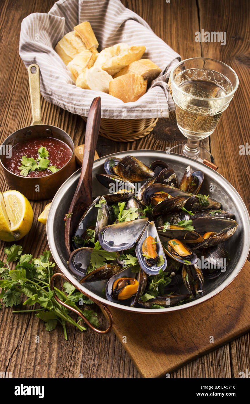 What White Wine To Use For Mussels at Murray Jackson blog