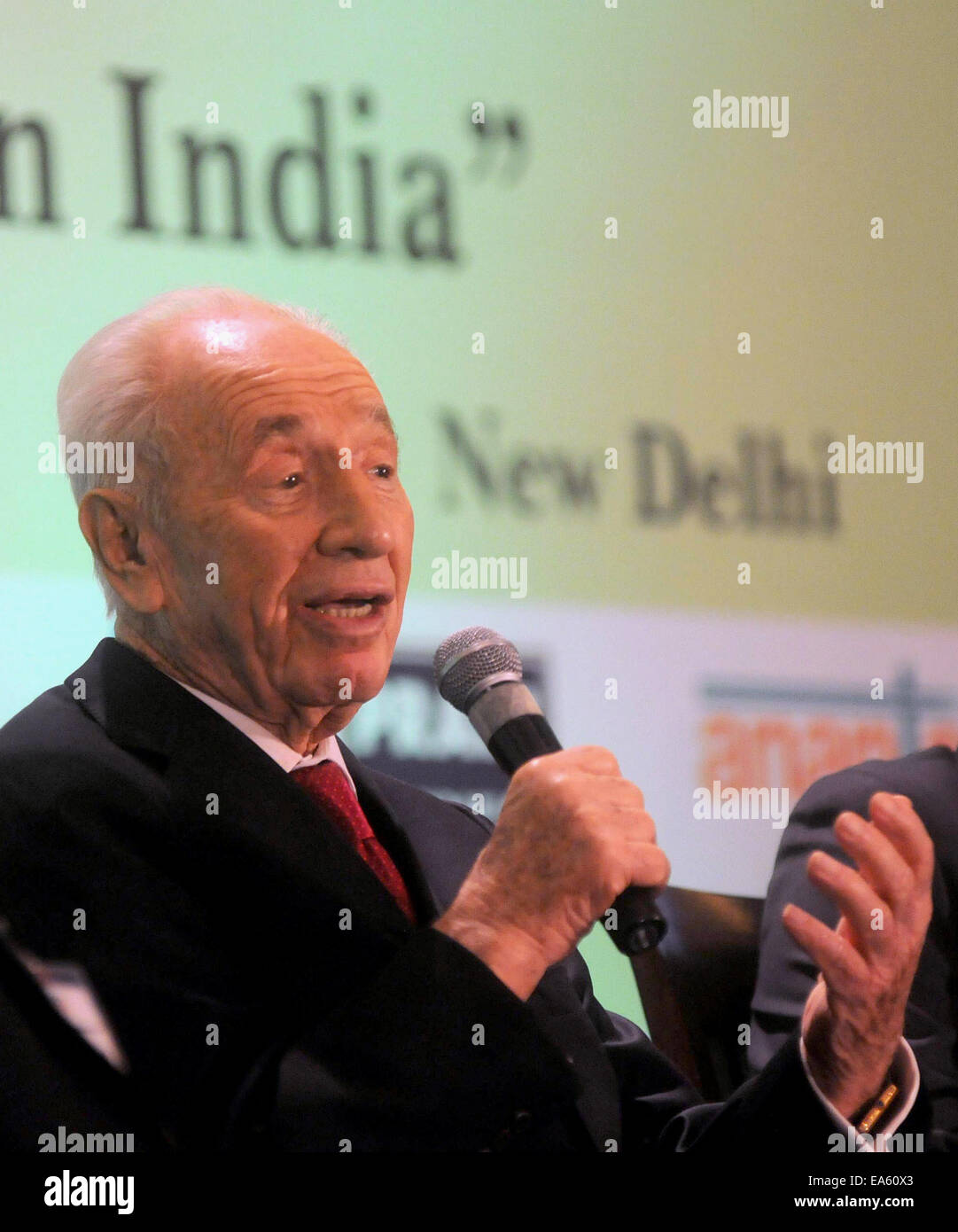 (141107) -- NEW DELHI, Nov. 7, 2014 (Xinhua) -- Former Israeli president Shimon Perez speaks at a seminar on 'Creating a Second Green Revolution in India' in New Delhi, India, Nov. 7, 2014.   (Xinhua/Partha Sarkar) Stock Photo