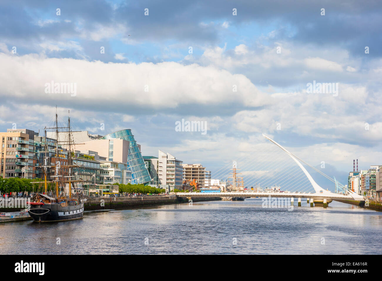 Samuel Beckett Bridge over Liffey river in Dublin Stock Photo - Alamy