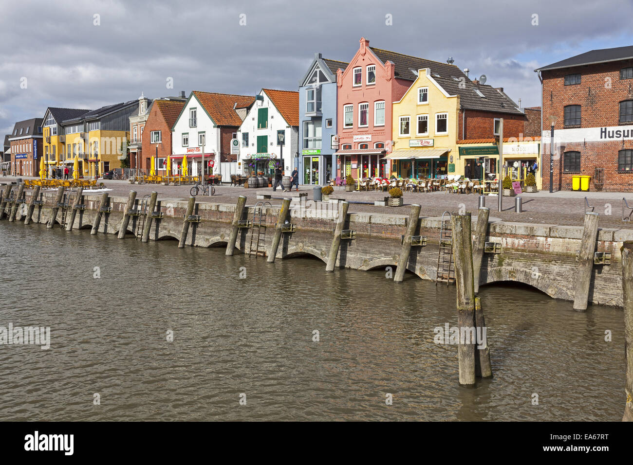 storms graue stadt am meer