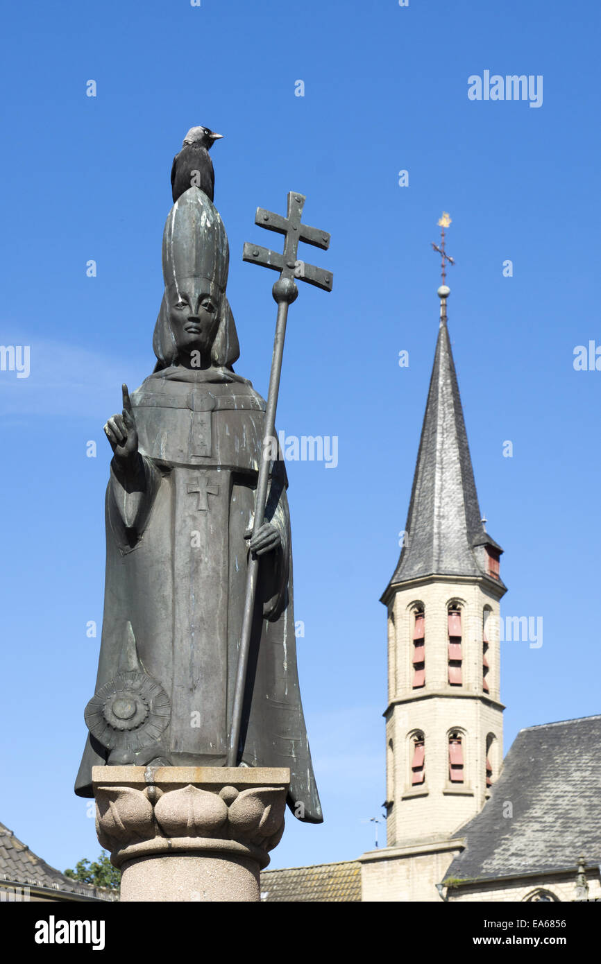 Statue of Saint Norbert, Xanten, Germany Stock Photo Alamy