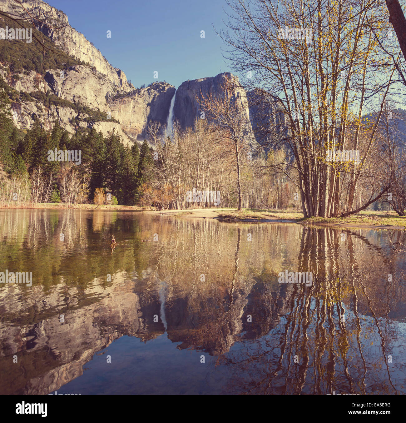 Mirror lake yosemite hike hi-res stock photography and images - Alamy