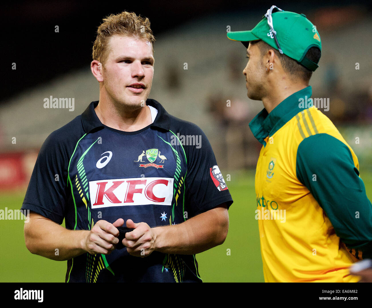 Melbourne, Victoria, Australia. 7th Nov, 2014.  AARON FINCH of Australia talks to JP DUMINY of South Africa during game two of the International Twenty20 cricket series match between Australia and South Africa at the MCG. Credit:  ZUMA Press, Inc./Alamy Live News Stock Photo