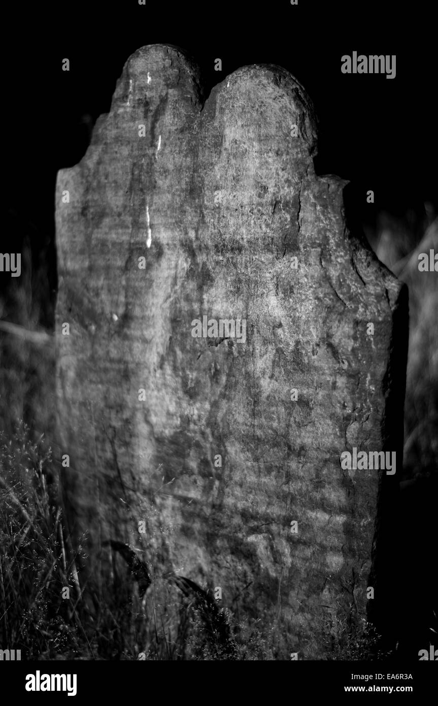 Blank gravestone hires stock photography and images Alamy