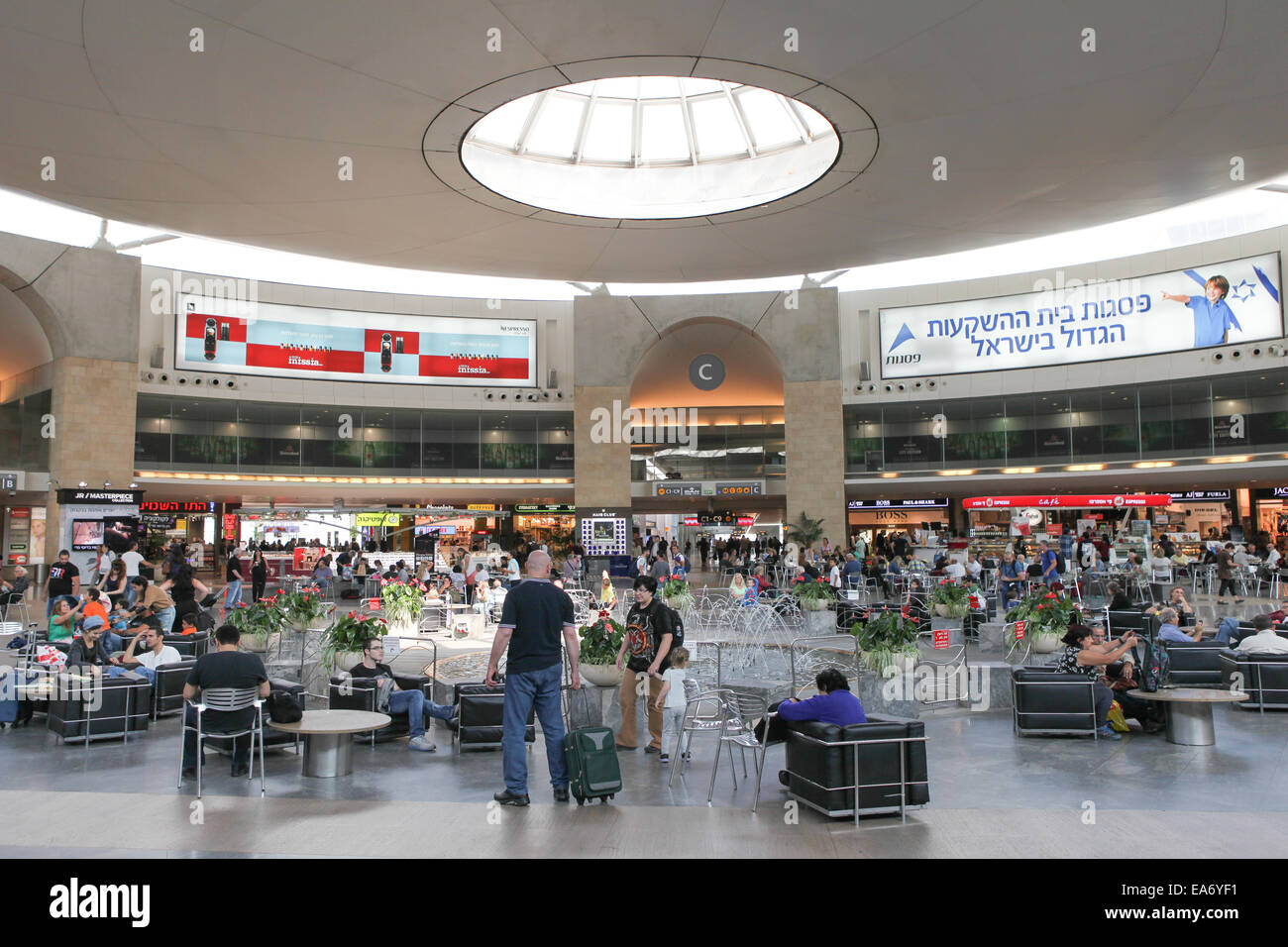 Passengers at the Israel ben gurion airport Stock Photo Alamy
