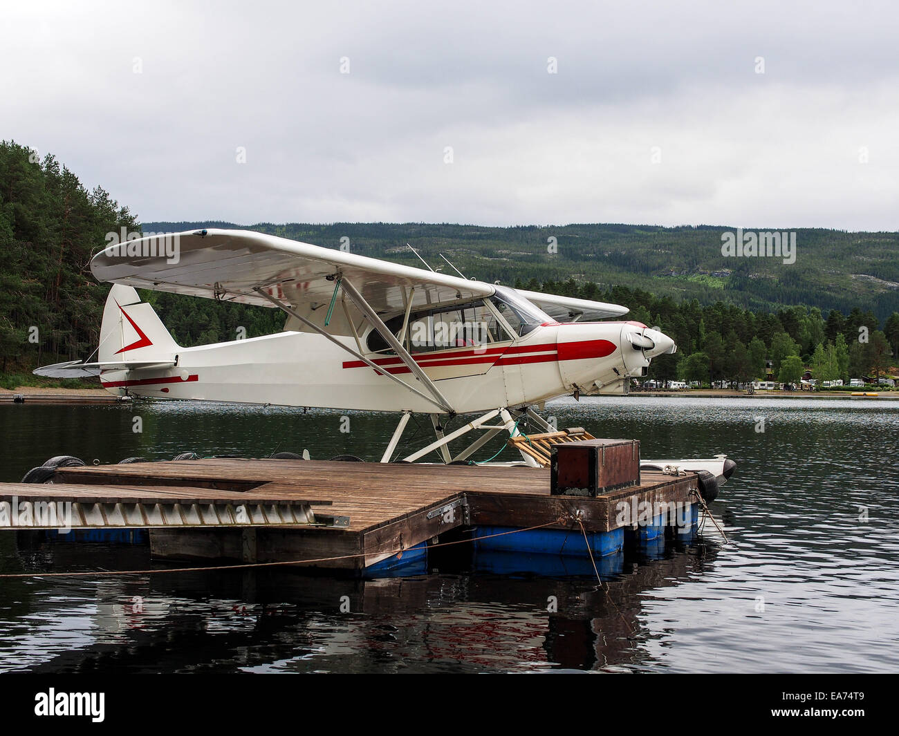 Small float plane hires stock photography and images Alamy