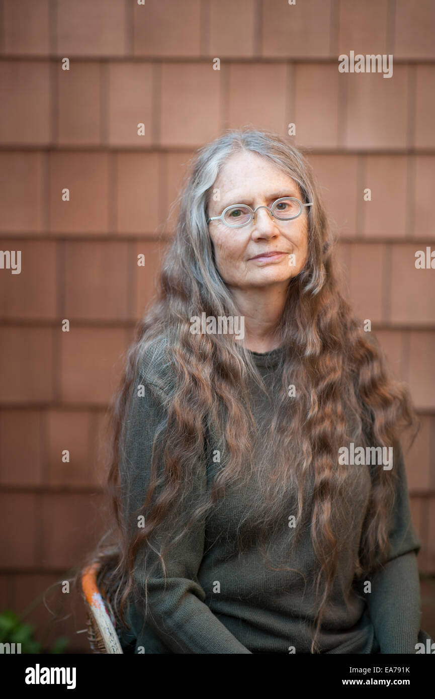 Elderly woman long grey hair hi-res stock photography and images - Alamy