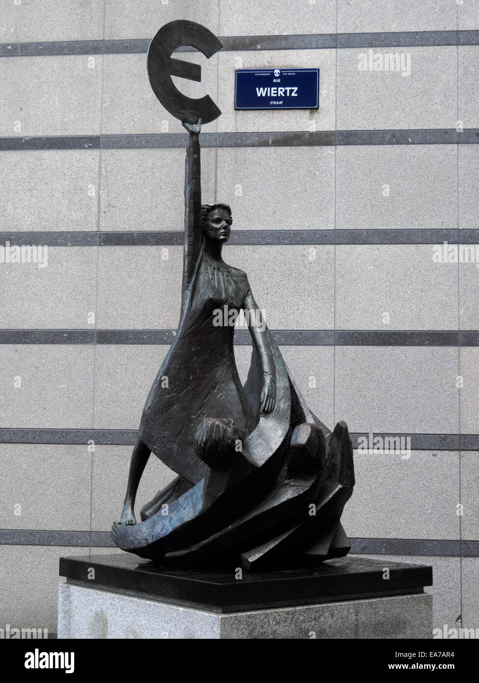 Eu parliament brussels statue hires stock photography and images Alamy