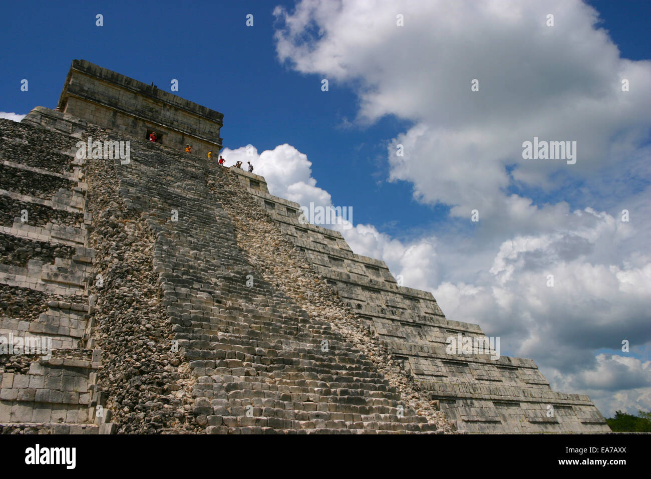 Temple Of Kukulkan (El Castillo) In The Chichen Itza Ruins In The Mayan ...