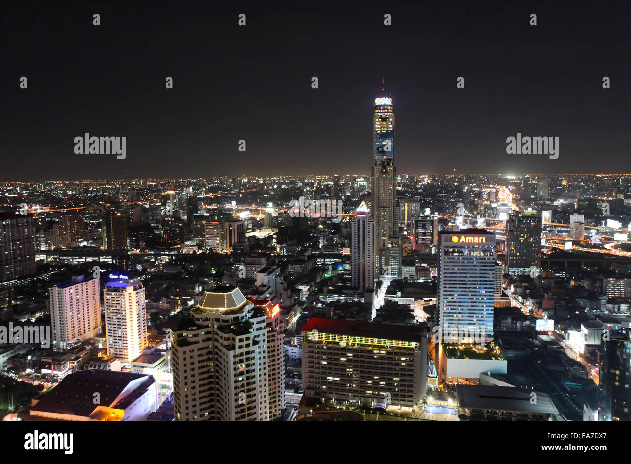 Bangkok skyline night hi-res stock photography and images - Alamy