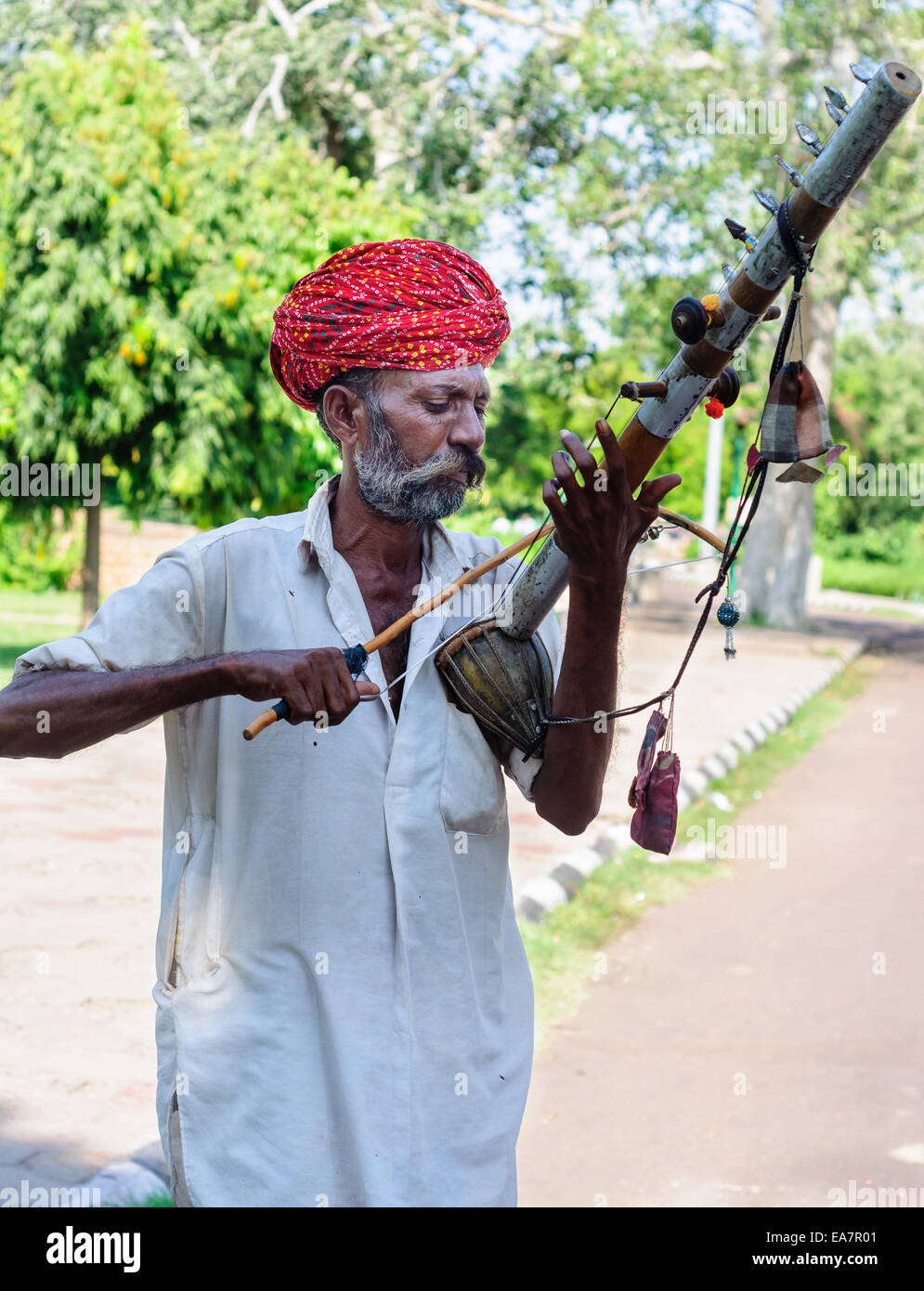 Old folk musician of Rajasthan playing Ravanhatha at Mador garden