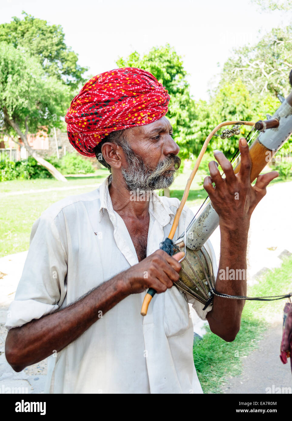 Old folk musician of Rajasthan playing Ravanhatha at Mador garden