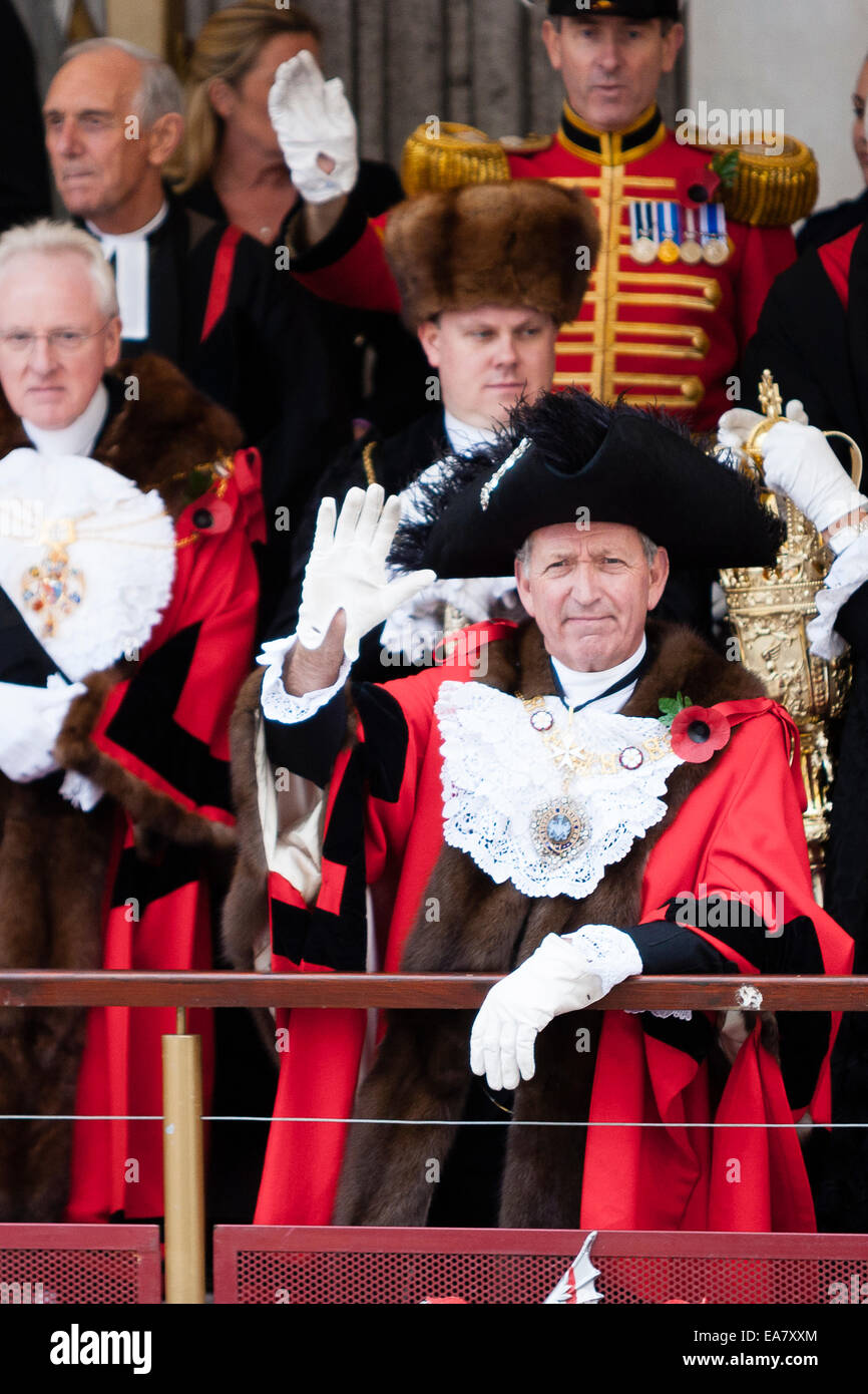 London, UK. 8th Nov, 2014. Lord Mayor of London Alan Yarrow waving ...