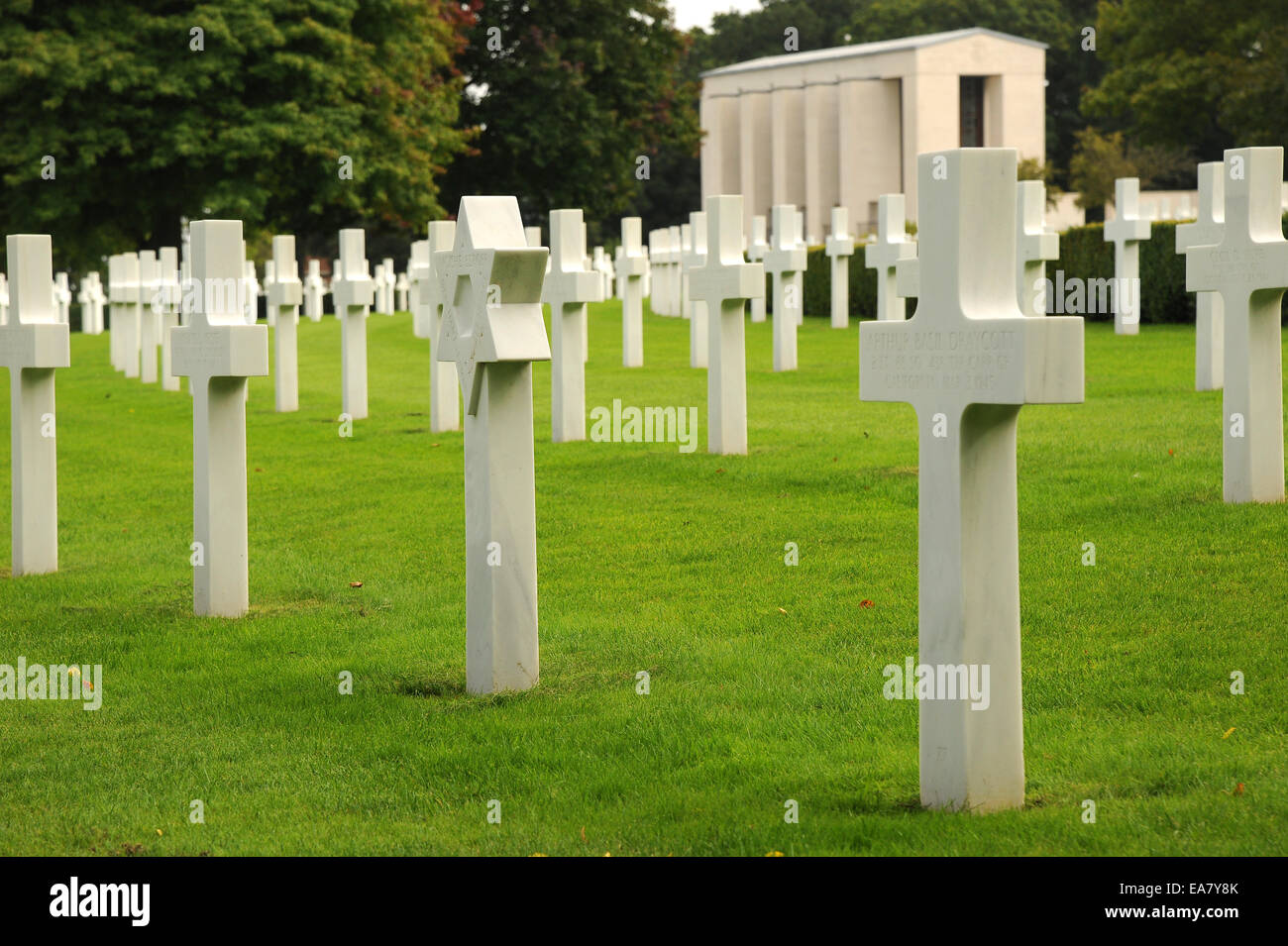 White marble crosses at the American Military Cemetery. Cambridge. England. The only cemetery in the UK for American servicemen Stock Photo