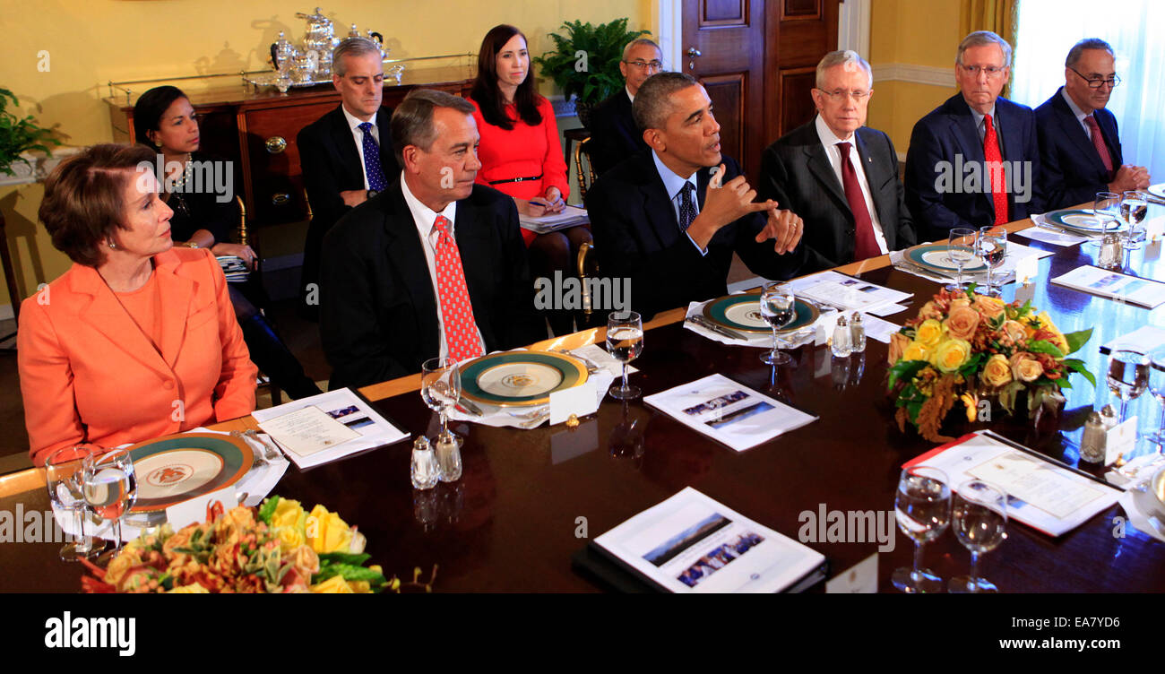 Washington, DC, US. 7th Nov, 2014. United States President Barack Obama meets with bipartisian congressional leadership in the Old Family Dining Room of the White House in Washington, DC on Friday, November 7, 2014. From left to right: U.S. House Minority Leader Nancy Pelosi (Democrat of California), Speaker of the U.S. House John Boehner (Republican of Ohio), President Obama, current U.S. Senate Majority Leader Harry Reid (Democrat of Nevada), future U.S. Senate Majority Leader Mitch McConnell (Republican of Kentucky) Credit:  dpa picture alliance/Alamy Live News Stock Photo