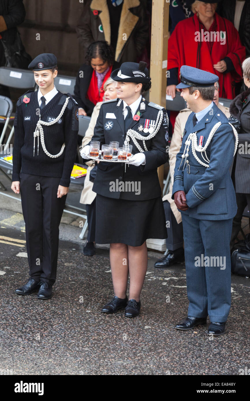 8th November 2014, Lord Mayor's Show, City of London, London, UK. Members of St John Ambulance await the arrival of the Mayor of London at Mansion House with a welcome drink. The Lord Mayor's Show is the oldest civil procession in the world, it celebrates the start of a one-year term for the new Mayor of the City of London. Stock Photo