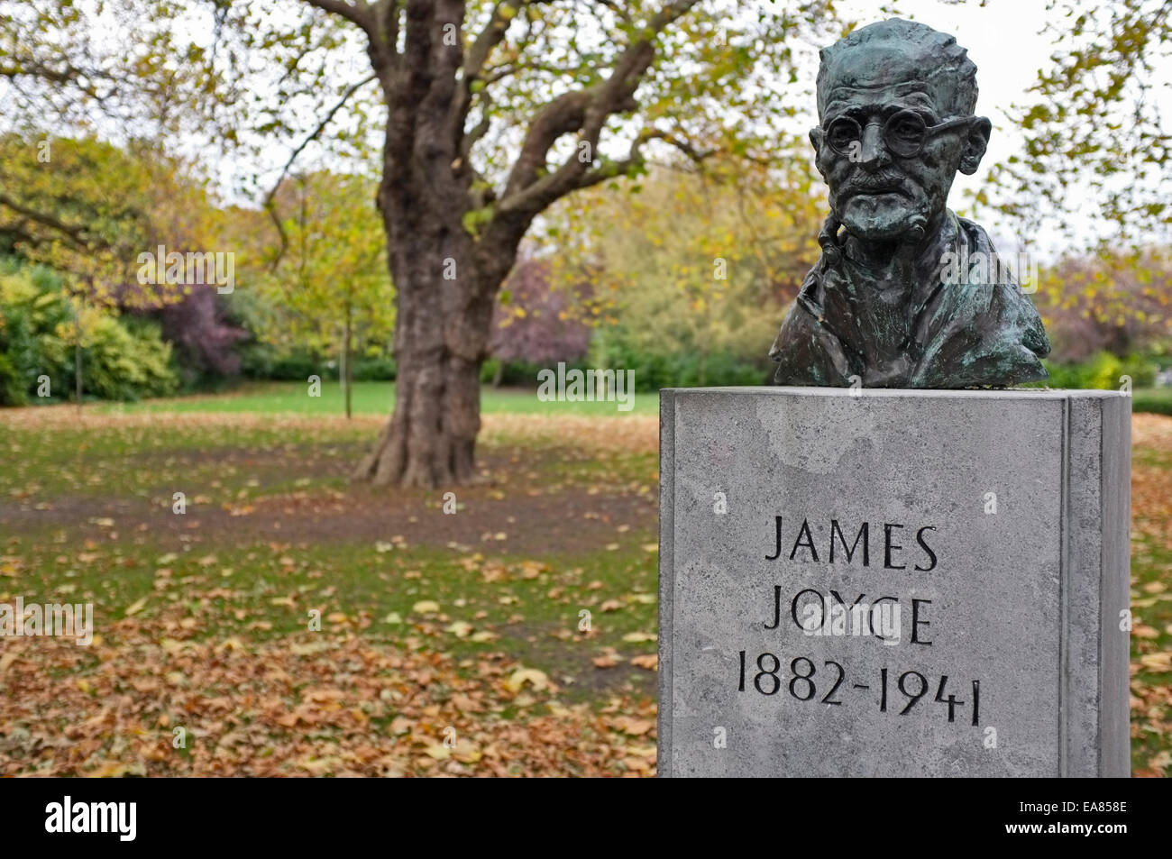 JAMES jOYCE. statues and sculptures at St Stephen's Green, in central
