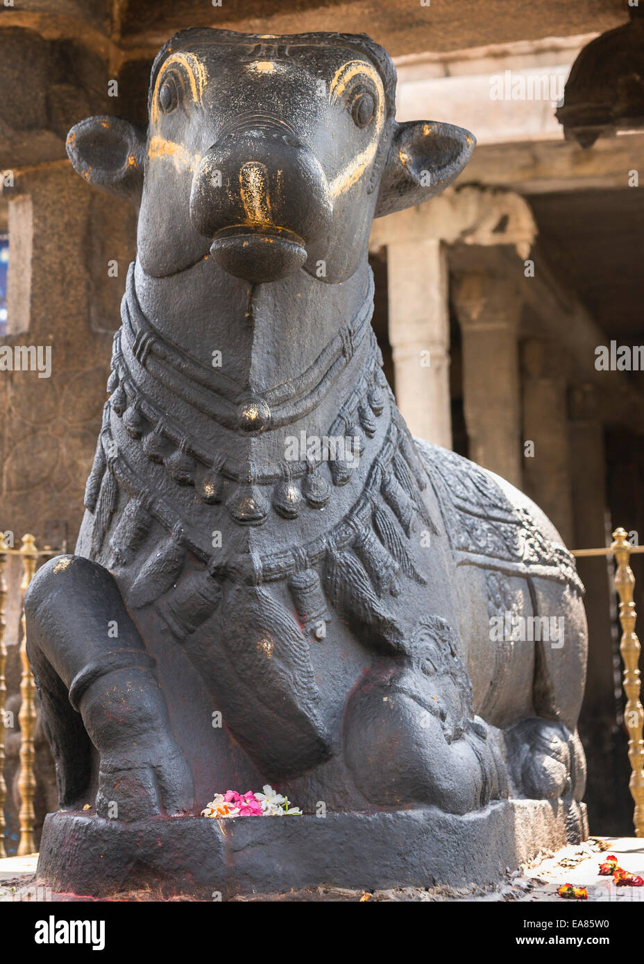 Nandi statue hi-res stock photography and images - Alamy