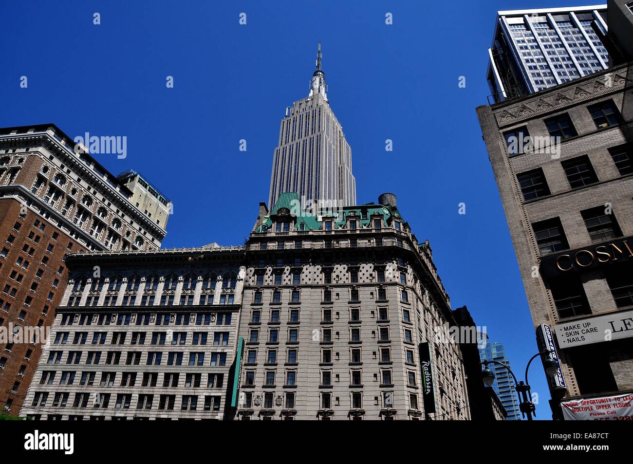 Nyc The 102 Story 1931 Art Deco Empire State Building Towers