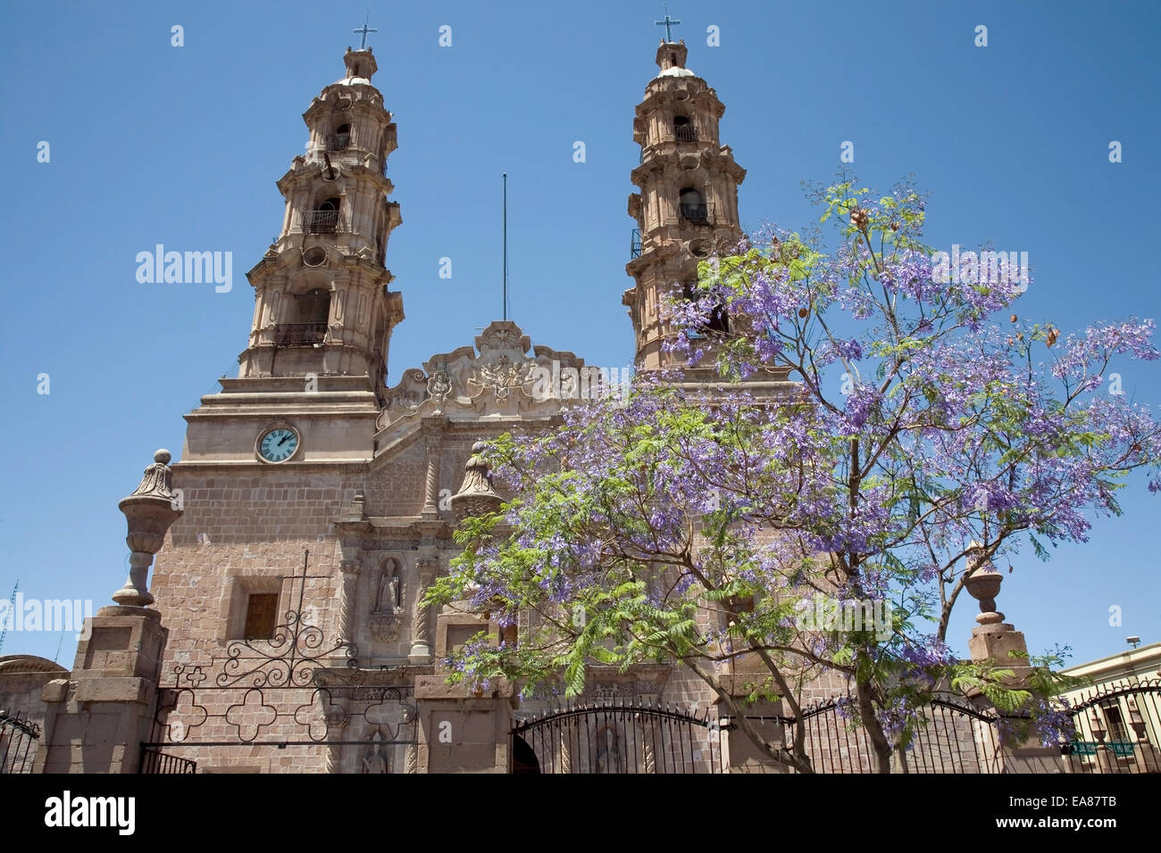 Towering above Plaza de la Patria, the Cathedral was built in 1575, the oldest structure in Aguascalientes, Mexico Stock Photo