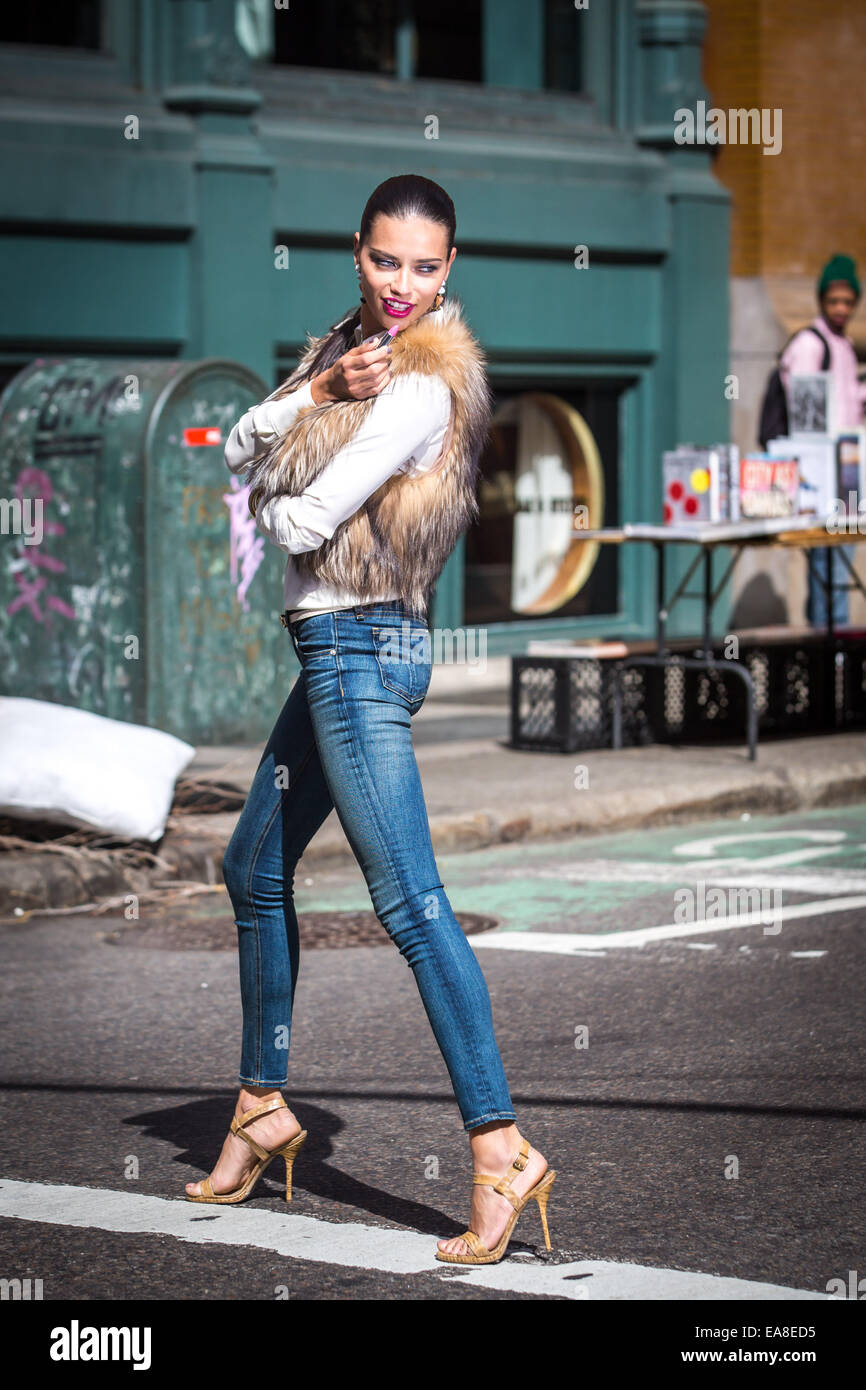 Adriana Lima poses as she models on a photo shoot for Maybelline in Soho  Featuring: Adriana Lima Where: New York City, New York, United States When:  06 May 2014 Stock Photo - Alamy