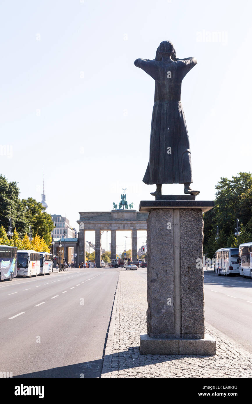 the Crier" statue, strasse des 17 Juni, looking towards Brandenburg Gate,  Berlin, Germany Stock Photo - Alamy