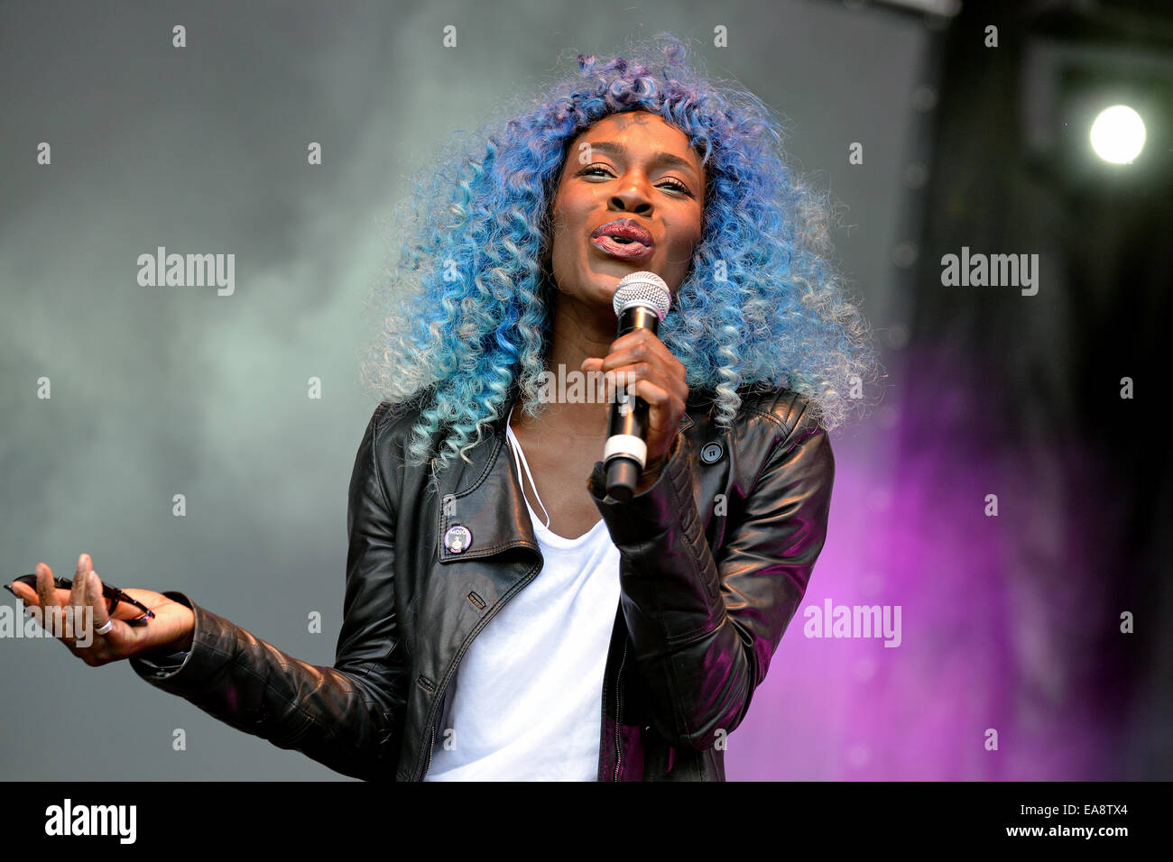 BARCELONA MAY 23 Clean Bandit (British electronic group) at Primavera Pop Festival by Los 40